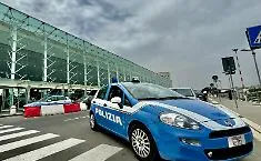 Taxi abusivo all'aeroporto Vincenzo Bellini: denunciato un 31enne di Catania