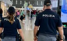 Aeroporto di Catania, donna arrestata sulla pista: &egrave; indagata per sequestro di persona ed estorsione