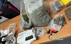 A Palagonia trovato il deposito del malaffare: droga e munizioni da guerra erano alla portata dei criminali