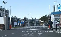 Vertenza Pfizer a Catania, fronte sindacale compatto per salvare 330 posti: sciopero per l'arrivo di Urso e appello a Meloni