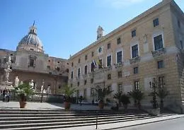 Palermo, dipendente comunale picchiata da madre e figlia