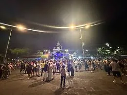 Rovazzi a Piazza Palestro: missione sociale riuscita, ma Catania resta tiepida