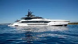 Mega yacht e cena da re: ma il miliardario lascia solo 5 euro di mancia