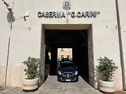 Cocaina, hashish e proiettili nascosti dentro il muro: due arresti a Palermo