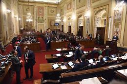 Stop a incarichi parlamentari per chi cambia partito in Sicilia, la Commissione Ars approva: la parola ora passa all'Aula