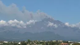 Etna, ci risiamo: chiuso di nuovo l'aeroporto di Catania (fino alle 15) per l'emissione di cenere vulcanica
