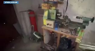 Laboratorio illecito per modificare pistole giocattolo: ecco chi &egrave; lo specialista di Librino VIDEO