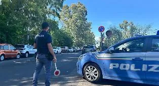 Viaggia su un&rsquo;auto rubata con targhe contraffatte: denunciata una 53enne a Catania