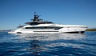 Mega yacht e cena da re: ma il miliardario lascia solo 5 euro di mancia