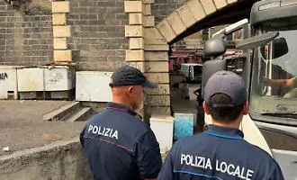Decoro ripristinato alla Pescheria: rimossi chioschi e dieci frigoriferi