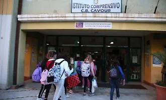 Scuola, l'allarme della preside della Cavour di Catania: &laquo;Mancano aule e i banchi li abbiamo comprati noi. Ma il Comune non risponde&raquo;