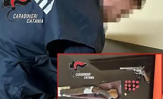 Fucile a canne mozzate e rivoltella: 22enne arresto a Catania, accertamenti sulle armi