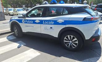 Microchip asportati dalle CIE per creare identit&agrave; false: due denunciati per truffa a quindicenni