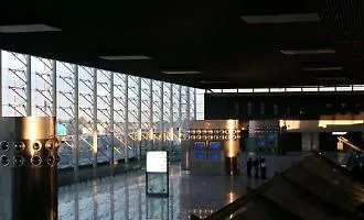 Aeroporto di Catania, voli sospesi fino alle 22: la cenere dell'Etna continua a non dare tregua allo scalo di Fontanarossa