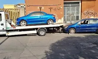 Veicoli abbandonati sulle strade di Catania, gara d'appalto per rimuoverli: dal 2022 portati via oltre quattromila mezzi