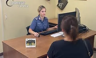 Arrestato perch&eacute; perseguita l'ex compagna, continua lo stalking anche dalla caserma dei carabinieri