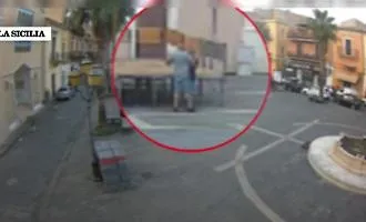 Lite tra vicini finisce nel sangue, 60enne arrestato per tentato omicidio: il video dell'aggressione