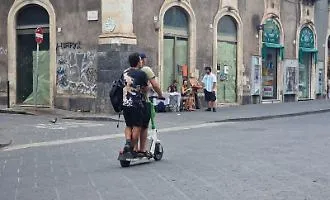 Monopattini, in pochi mesi 837 multe per gli "indisciplinati" senza casco a Catania