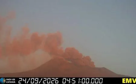 Nuova emissione di cenere dall'Etna, codice rosso del Vona