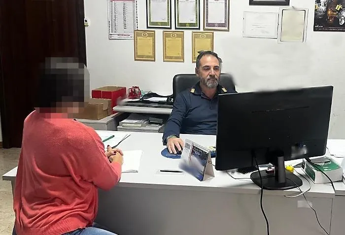 I messaggi minacciosi alla ex moglie che voleva divorziare: adranese finisce in carcere