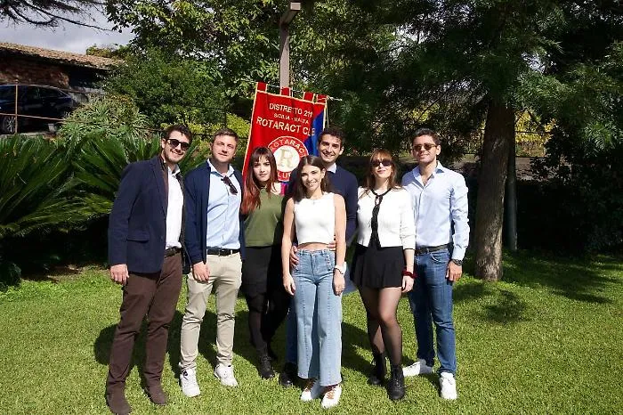 Tra vigne e connessioni: il Rotaract Catania riunisce oltre ottanta giovani all&rsquo;Eremo Sant&rsquo;Emilia