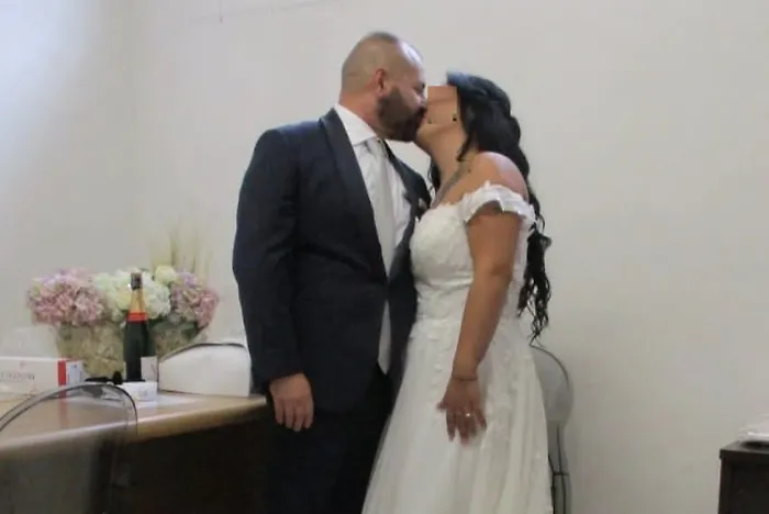 Matrimonio in carcere: l'album di nozze condiviso sui social 