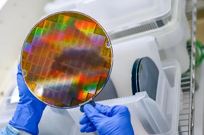 Microelettronica, la Sicilia si candida per l'Alleanza europea delle regioni dei semiconduttori Esra