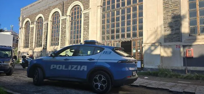 Catania, tenta furto nella piscina di via Zurria ma precipita dal tetto e muore 