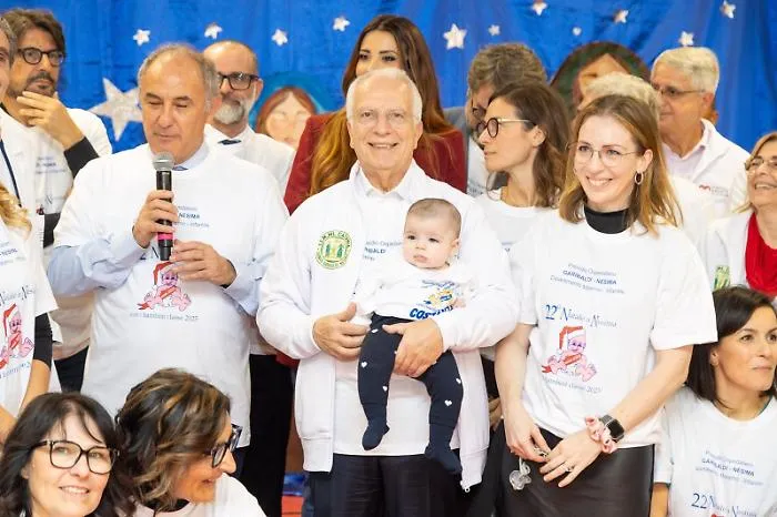 Festa di Natale al Garibaldi Nesima con tutti i nati del 2025
