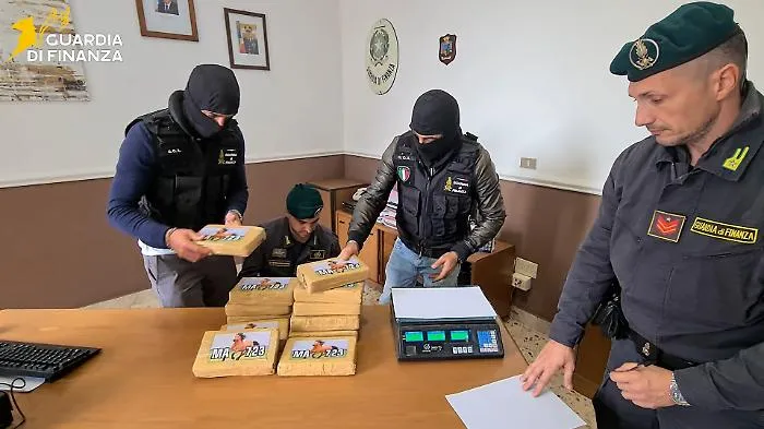 Amministrazione giudiziaria per una nota azienda siciliana: blitz della Guardia di Finanza in quattro province