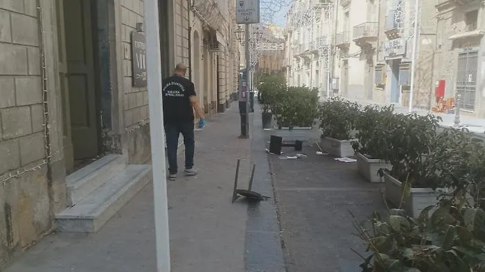Bomba nella notte a Caltagirone? Esplode un ristorante, prende corpo la pista dolosa 