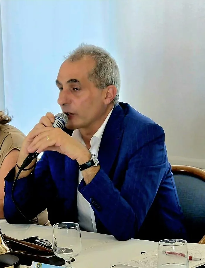 Al via Expo Arte dei Due Mari: un ponte tra culture e linguaggi contemporanei&nbsp; Spazio di connessione con mostre, installazioni e momenti di confronto &nbsp;