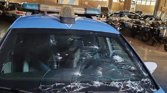 &laquo;Ad attaccarci centinaia di cittadini&raquo;, l'allarme dopo la guerriglia di Falsomiele contro gli agenti di Polizia