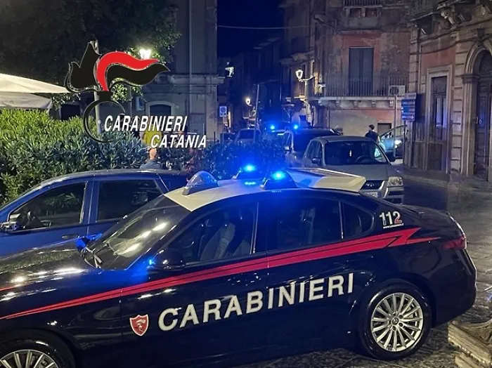 Spari contro un'auto a Patern&ograve;, fondamentali per le indagini testimoni e video: arrestato un 25enne