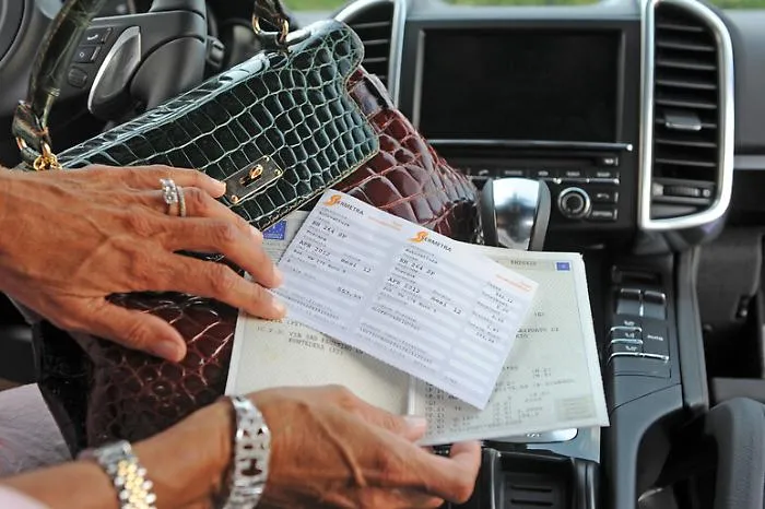 Niente pi&ugrave; bollo auto per 14,5 milioni di veicoli. Meloni: &laquo;Via una delle tasse pi&ugrave; odiate&raquo;
