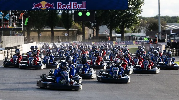 Incredibile Max Verstappen: con il kart parte ultimo e  supera 100 avversari in soli 14 giri 
