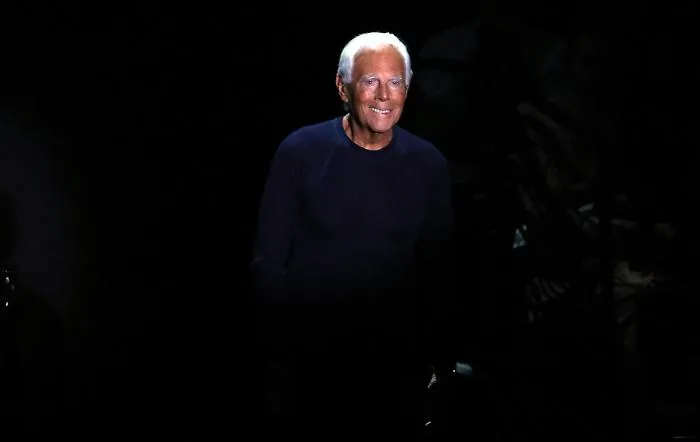 Armani, il 15% pu&ograve; andare a pi&ugrave; soci: cosa c&rsquo;&egrave; davvero dietro l&rsquo;ipotesi dei tre gruppi