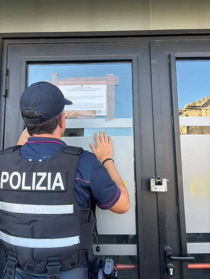 Sette giorni di chiusura ad un centro scommesse di via Zia Lisa: considerato ritrovo di pregiudicati