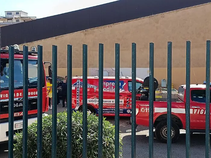 Vittoria, crollo del soffitto alla scuola Pappalardo: la Procura apre un fascicolo, lavori urgenti gi&agrave; affidati