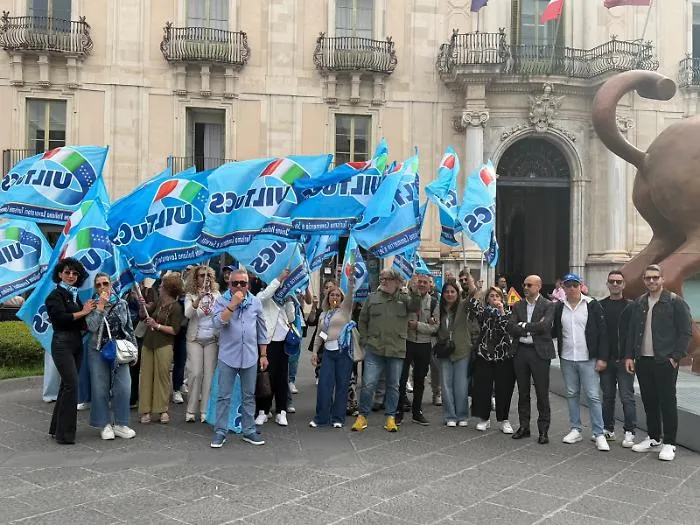 Tagli e incertezza al Policlinico di Catania: la Prefettura media per salvare 475 lavoratori dei servizi ausiliari 