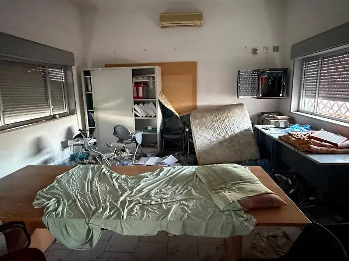 Protezione civile, l&rsquo;ex sede tra faldoni abbandonati e quadri elettrici distrutti